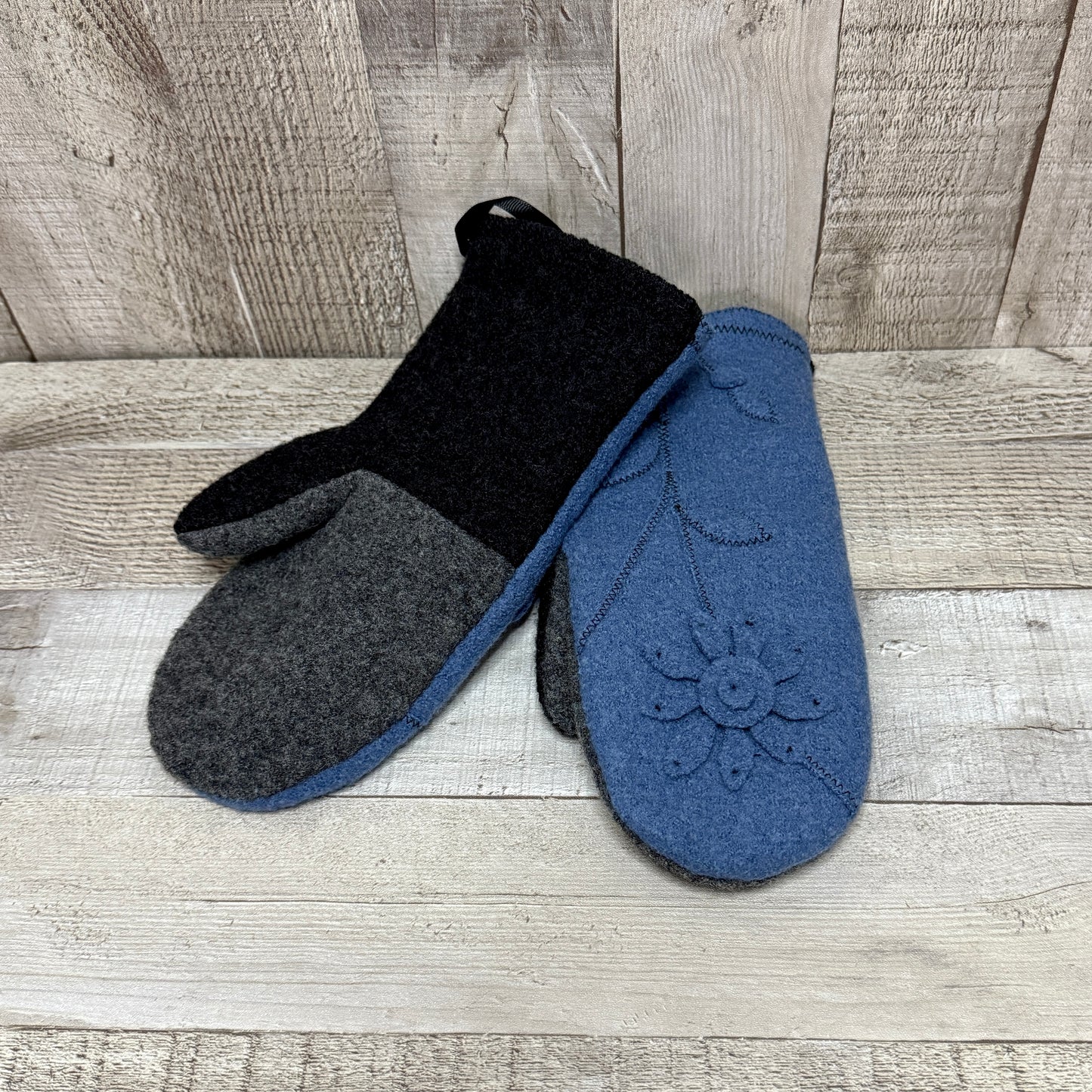 Mitaines en laine bouillie - Woolflower